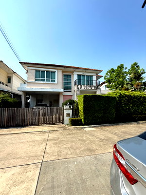 Houses for sale Bangkok : Corner plot for sale‼️ at the beginning of Bangkok Boulevard Rama 9-Srinakarin🔥 Next to an international school. 56 sq.wah, 4 bedrooms, 4 bathrooms.