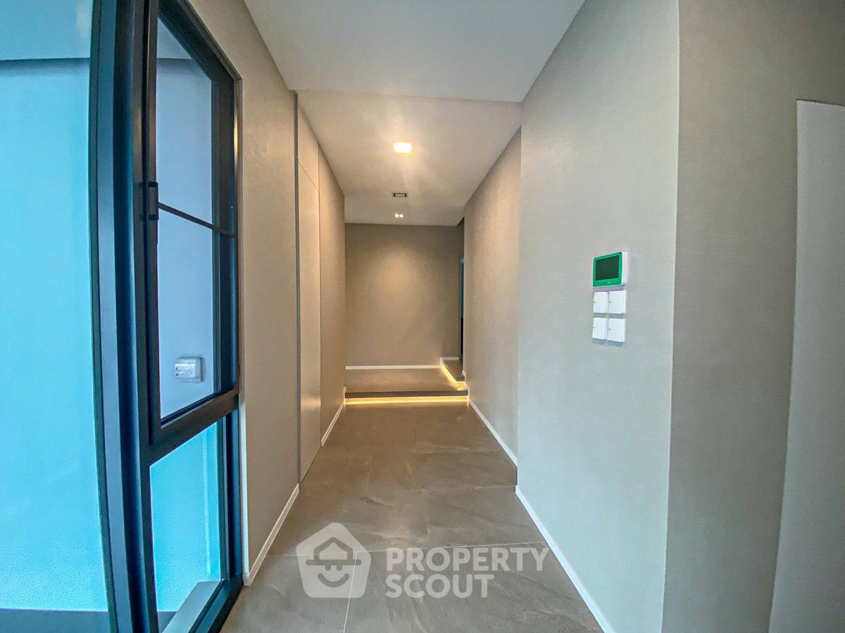 รูป บ้าน 4-ห้องนอน ที่ วีเว่ กรุงเทพกรีฑา ใกล้ กรุงเทพกรีฑา (ID 2810346) - รูปที่ 11/32
