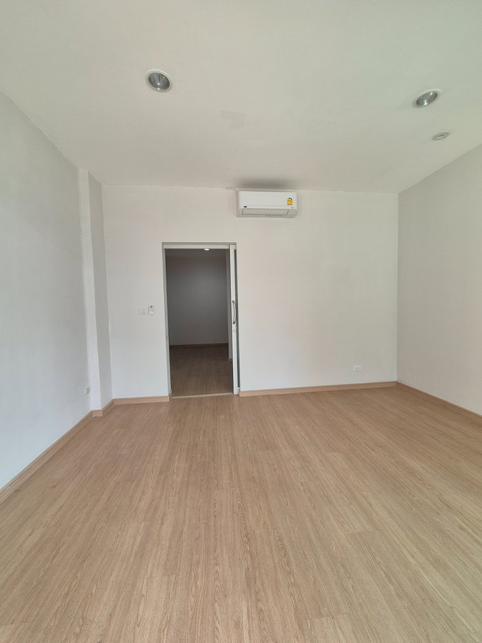 รูป ให้เช่า office อาคารอาภากร ลาดพร้าว 130 แยก1 | มีที่จอดรถทุกห้อง| พร้อมใช้งานทันที - รูปที่ 8/10