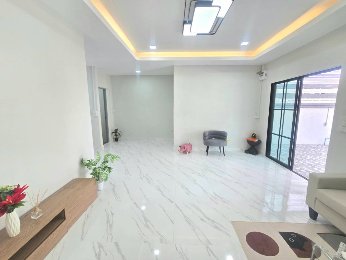 รูป บ้านเดี่ยวชั้นเดียว รีโนเวทใหม่ ม.เคหะธานี4 ซอย35 ถนนราษฎร์พัฒนา ซอยมิสทีน ใกล้รถไฟฟ้า เฟอร์ฯพร้อม - รูปที่ 9/24