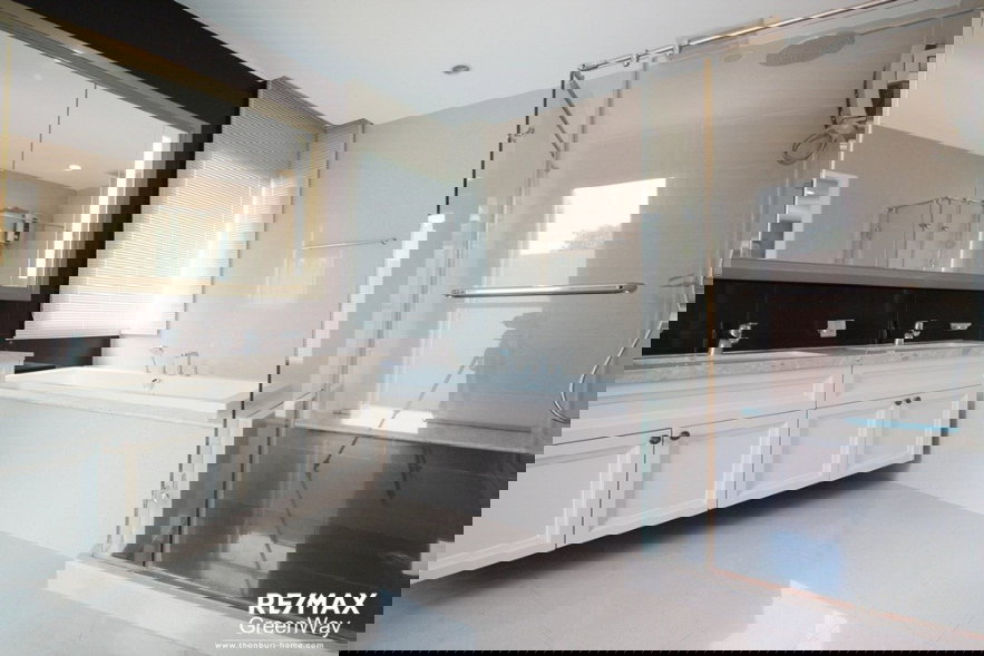 รูป บ้านเดี่ยว ลัดดารมย์ อิลิแกนซ์ วงแหวน สาทร บ้านหลังใหญ่ ติดถนนเมน ใกล้สวน 168 ตรว. มีเรือนรับรองราคาดีสุด 24 ล้าน - รูปที่ 23/26