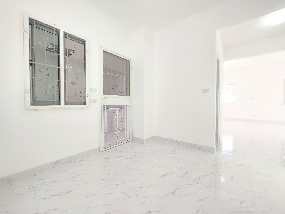 รูป บ้านใหม่ขนาดใหญ่ 50 ตร.ว. ใกล้สวนสาธารณะ โครงการดี ทำเลเด่น ครบจบในราคาเดียว ตัดสินใจวันนี้ โทรเลย 086-3351789 หรือทักไลน์เพื่อรับส่วนลดเพิ่มเติม! - รูปที่ 47/50