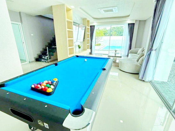 รูป ถ.จอมเทียน AIRBNB ให้เช่าบ้าน Pool Villa 5 นอน 5 น้ำ ใกล้ถนนชัยพฤกษ์ และตลาดชุมชน 800 ม. 102 ตร.ว. 300 ตร.ม. สระว่ายน้ำส่วนตัว เฟอร์ฯครบ - รูปที่ 3/8