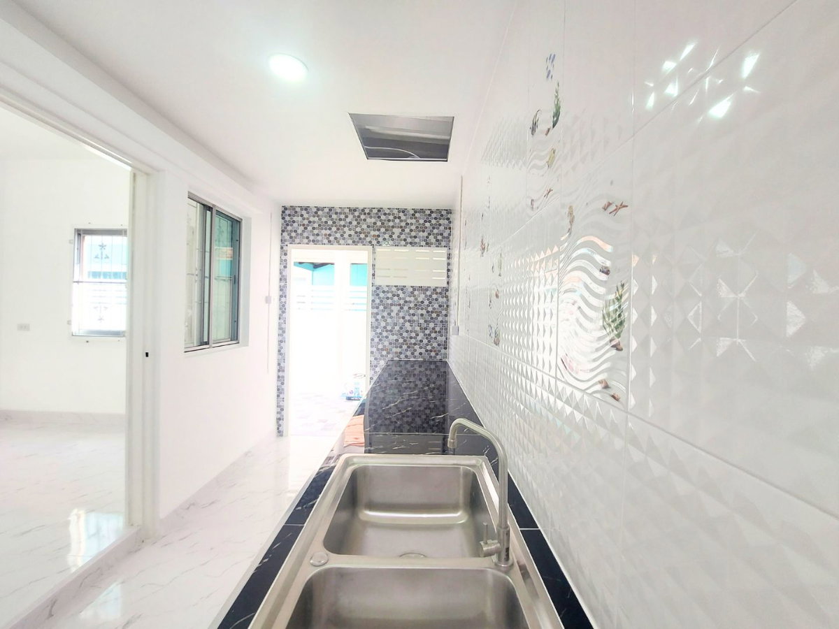 รูป บ้านใหม่ขนาดใหญ่ 50 ตร.ว. ใกล้สวนสาธารณะ โครงการดี ทำเลเด่น ครบจบในราคาเดียว ตัดสินใจวันนี้ โทรเลย 086-3351789 หรือทักไลน์เพื่อรับส่วนลดเพิ่มเติม! - รูปที่ 32/50