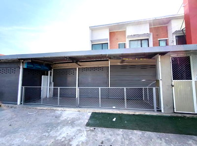 เช่าอาคารพาณิชย์ ชลบุรี : ให้เช่าอาคารพาณิชย์ 2 ชั้น ต่อเติมพื้นที่พร้อมใช้งาน บ่อวิน ศรีราชา