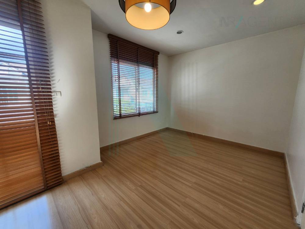 รูป ขายบ้านเดี่ยว โครงการ เดอะ วิลเลจ บางนา 2 ชั้น 4 ห้องนอน 2 ห้องน้ำ - รูปที่ 7/8