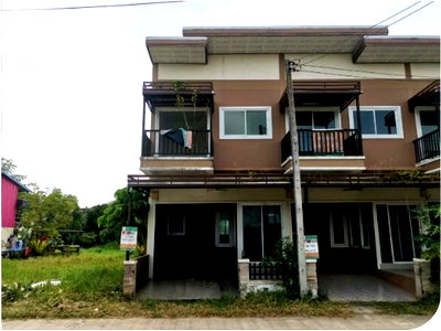 Townhouses for sale Thung Song Nakhon Sri Thammarat : FOR SALE  TOWNHOUSE PROPERTY  1441000 BAHT.