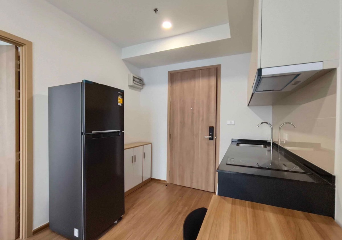 picture The LIVIN                    Phetkasem  - 8/10