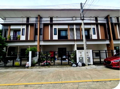 ทาวน์โฮม เดอะ บริโอ้ มอลล์ : BP00810 ขายทาวน์เฮ้าส์ หมู่บ้านฟ้ากรีนเนอรี่ ปิ่นเกล้า-สาย5 ตำบลบางกระทึก อำเภอสามพราน จังหวัดนครปฐม