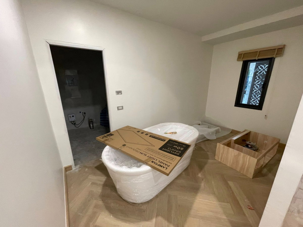 รูป R156 🌿 บ้านเดี่ยวหลังมุม สไตล์ Modern Craftsmanship  โซนนวมินทร์ ราคาเพียง 9.85 ล้านบาท - รูปที่ 10/14