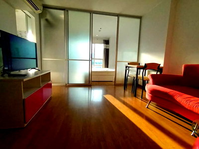Condos for rent : For rent: U Delight @ Huai Khwang Station, Building D, near Rama 9 Hospital. Fully furnished with appliances. Line: @551txomc