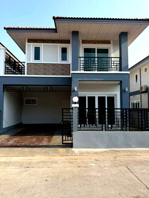 Houses for sale Chonburi : Single house for sale in The Ariete Pattaya Village, excellent location near Bang Lamung town, Chonburi.