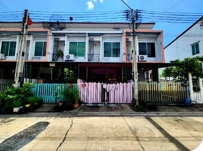 ทาวน์โฮม ชลบุรี : BB13012 ขายทาวน์เฮ้าส์ หมู่บ้านสมาร์ทแลนด์นิวสไตส์ 2 ตำบลบ่อวิน อำเภอศรีราชา จังหวัดชลบุรี