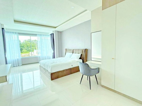 รูป ถ.จอมเทียน AIRBNB ให้เช่าบ้าน Pool Villa 5 นอน 5 น้ำ ใกล้ถนนชัยพฤกษ์ และตลาดชุมชน 800 ม. 102 ตร.ว. 300 ตร.ม. สระว่ายน้ำส่วนตัว เฟอร์ฯครบ - รูปที่ 7/8