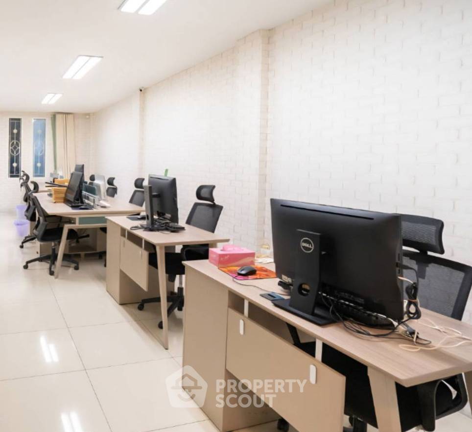 รูป ทาวน์เฮ้าส์ 4-ห้องนอน ใกล้ ท่าอากาศยานสุวรรณภูมิ (ID 2753346) - รูปที่ 4/5