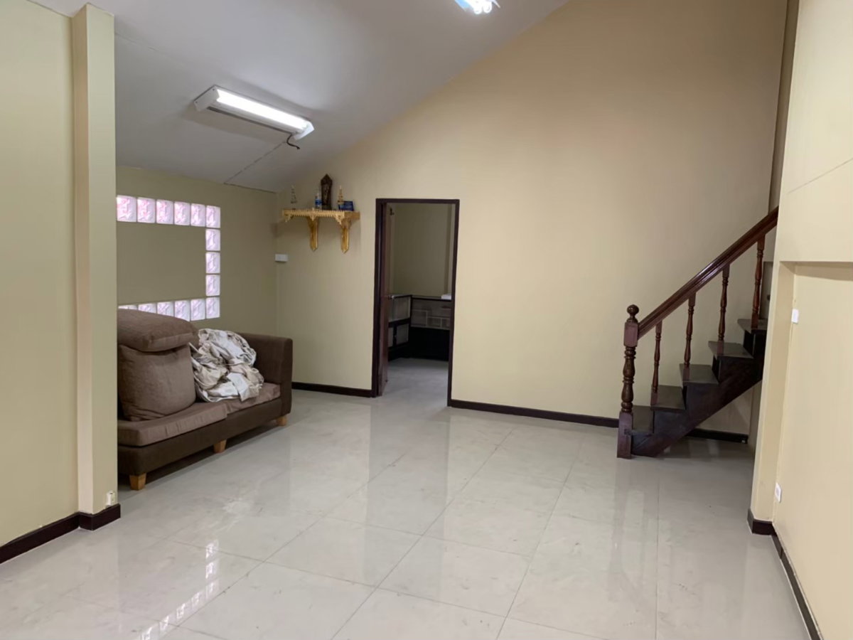 รูป 🏡 HM135 | ให้เช่าบ้านเดี่ยวหลังใหญ่ พื้นที่ 97 ตร.ว. จอดรถ 5 คัน เหมาะอยู่อาศัยหรือทำออฟฟิศ ใกล้รถไฟฟ้า! - รูปที่ 3/12