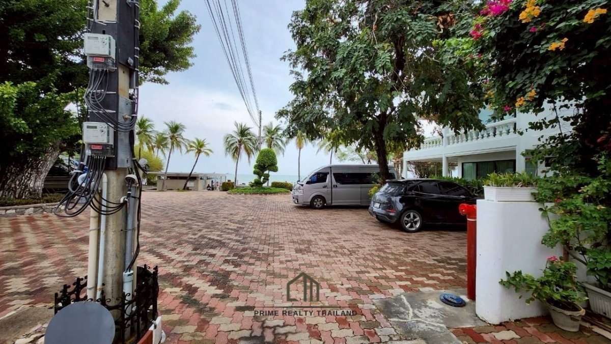 picture Luxury Beachfront Villa – 4 Bedrooms, 5 Bathrooms, Private Pool - 14/14