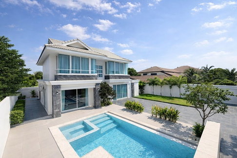 ถ.จอมเทียน AIRBNB ให้เช่าบ้าน Pool Villa 5 นอน 5 น้ำ ใกล้ถนนชัยพฤกษ์ และตลาดชุมชน 800 ม. 102 ตร.ว. 300 ตร.ม. สระว่ายน้ำส่วนตัว เฟอร์ฯครบ