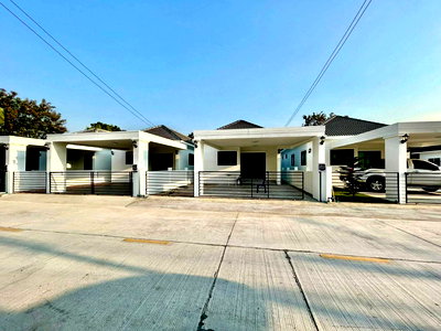 ทาวน์โฮม ชลบุรี : บ้านในฝันสไตล์อังกฤษ บ้านวิวภูเขา 