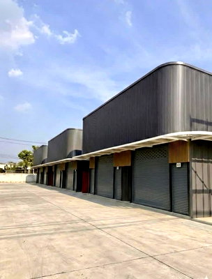 Houses for rent Pho Kaew Road : 📍 Brand New Office and Werehouse for rent “Storix Ekkamai–Ramindra , Minimalist warehouse–office. Great location, ready to use, convenient parking.