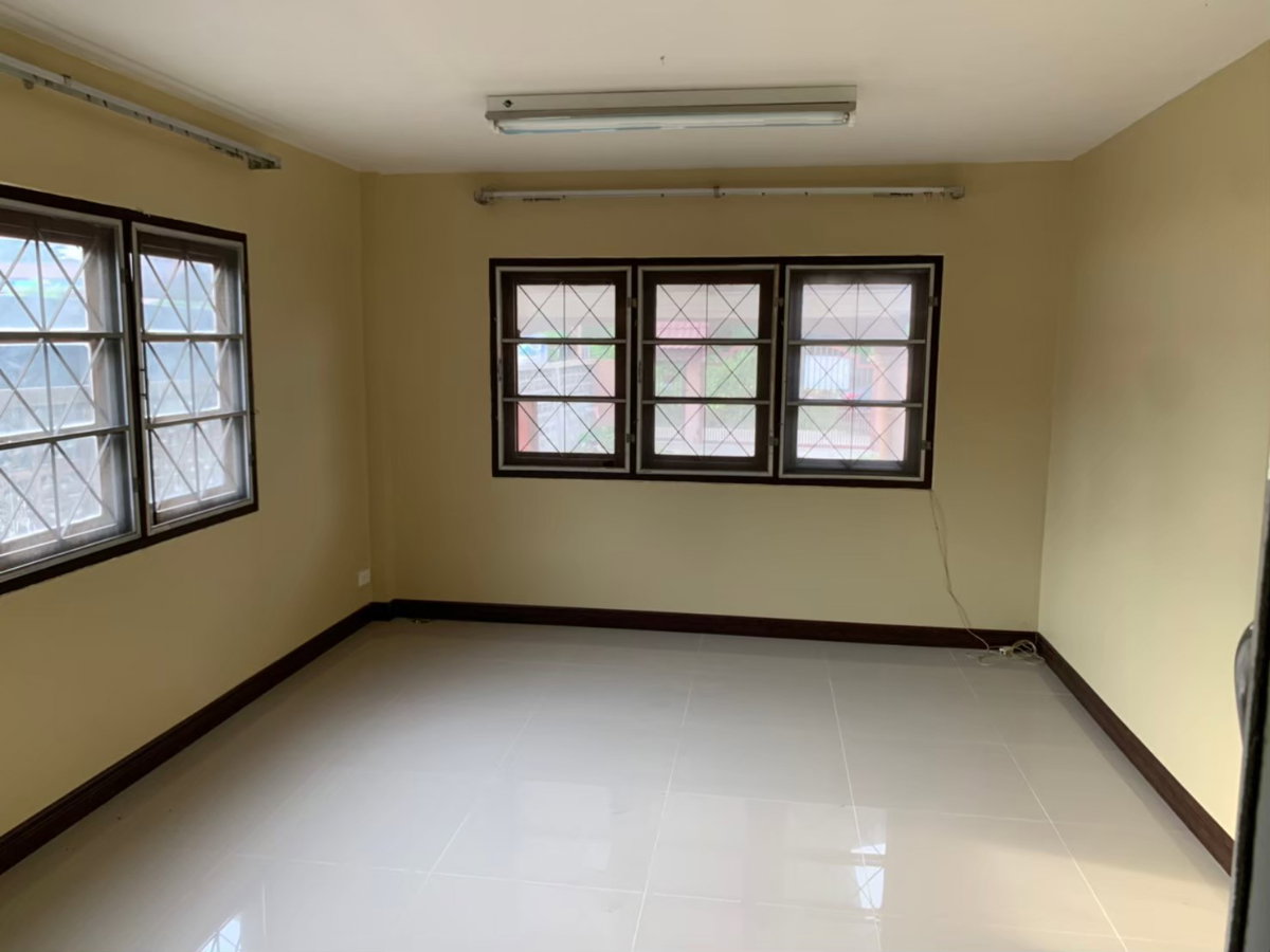 รูป 🏡 HM135 | ให้เช่าบ้านเดี่ยวหลังใหญ่ พื้นที่ 97 ตร.ว. จอดรถ 5 คัน เหมาะอยู่อาศัยหรือทำออฟฟิศ ใกล้รถไฟฟ้า! - รูปที่ 8/12