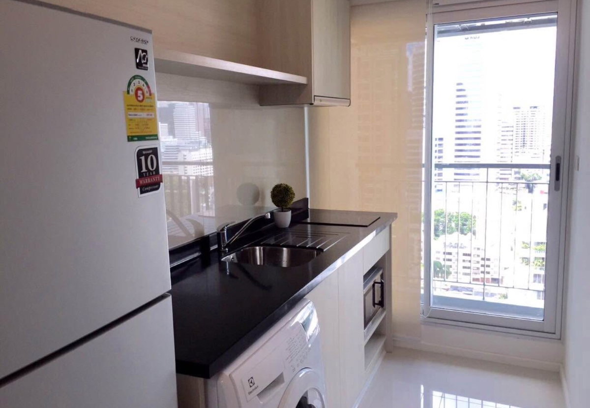 picture  Rhythm Sathorn -              Narathiwas  - 5/8