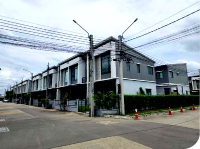 ทาวน์โฮม เซ็นทรัล พลาซ่า เวสต์เกต : BP00682 ขายทาวน์เฮ้าส์ หมู่บ้าน พลีโน่ บางใหญ่ ตำบล เสาธงหิน อำเภอ บางใหญ่ จังหวัด นนทบุรี