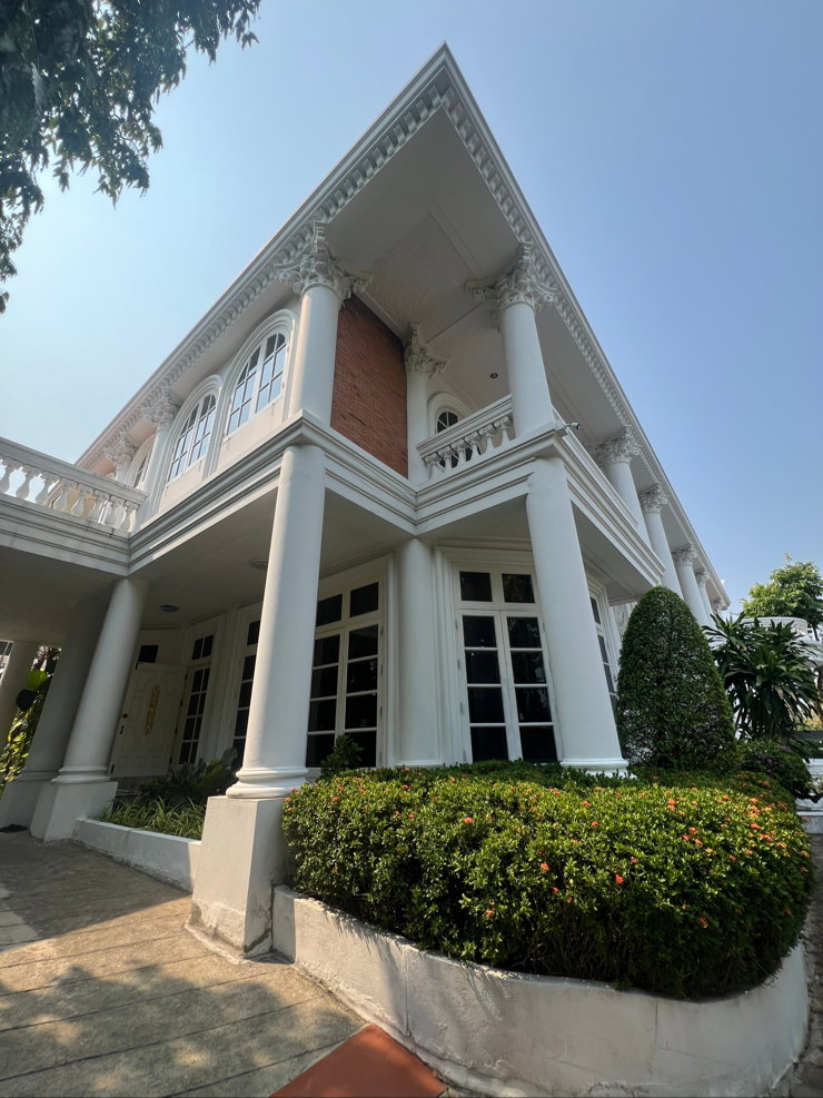 ขายบ้านหรู บ้านเดี่ยวรามอินทรา ขายบ้านใกล้รถไฟฟ้า รามอินทรา กม.6บ้านหรู รามอินทรา หมู่บ้านเอกบุรี 0863377287