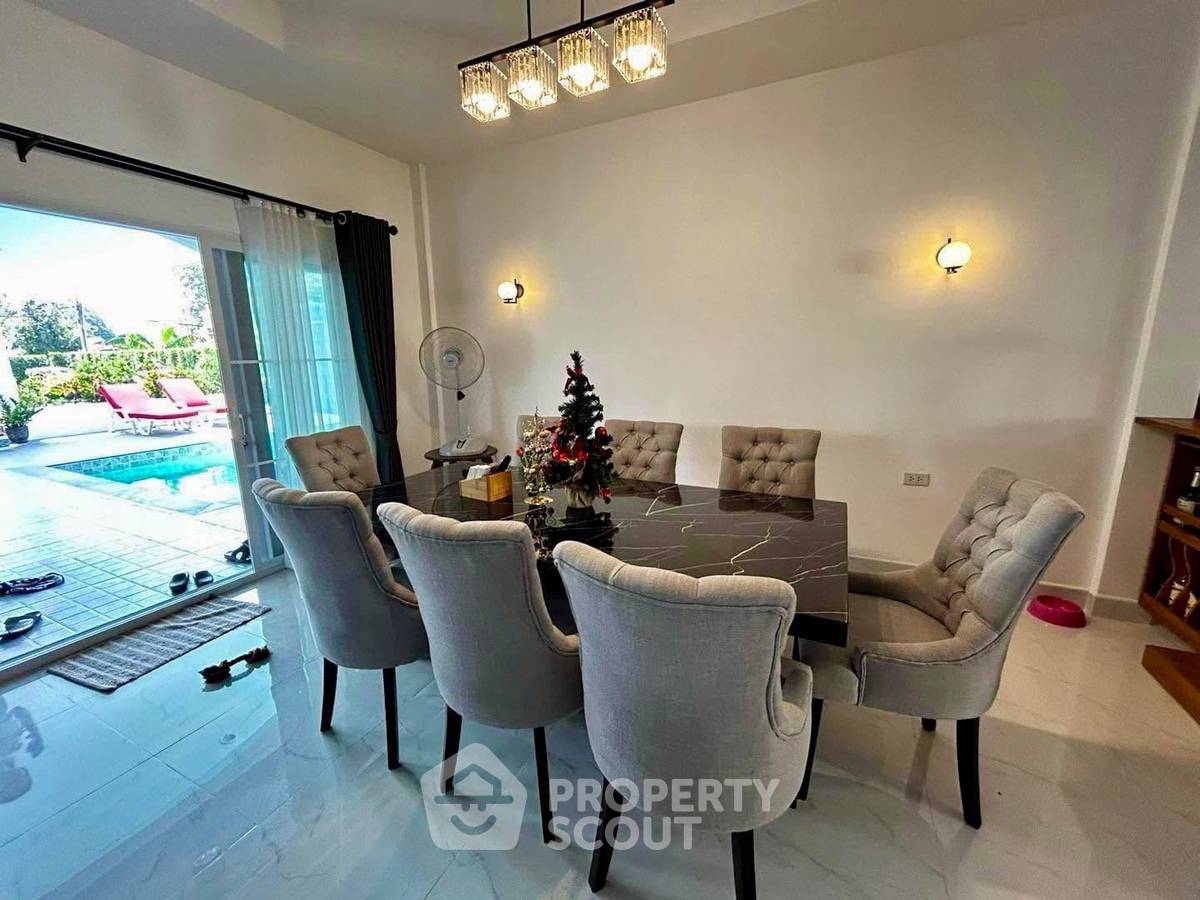 รูป วิลล่า 3-ห้องนอน ใกล้ พัทยาตะวันออก (ID 2812353) - รูปที่ 4/17