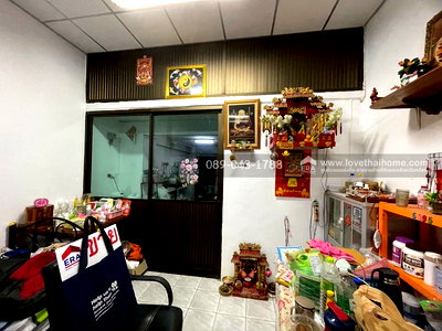 อาคารพาณิชย์ สีลม สาธร : ขายตึกแถว 4.5 ชั้น ซอยนราธิวาสราชนครินทร์30 แยก4 พื้นที่ 17.5 ตารางวา ขาย 4.2 ล้านบาท ใกล้ BTS เซนต์หลุยส์ เพียง 4.6 กม.