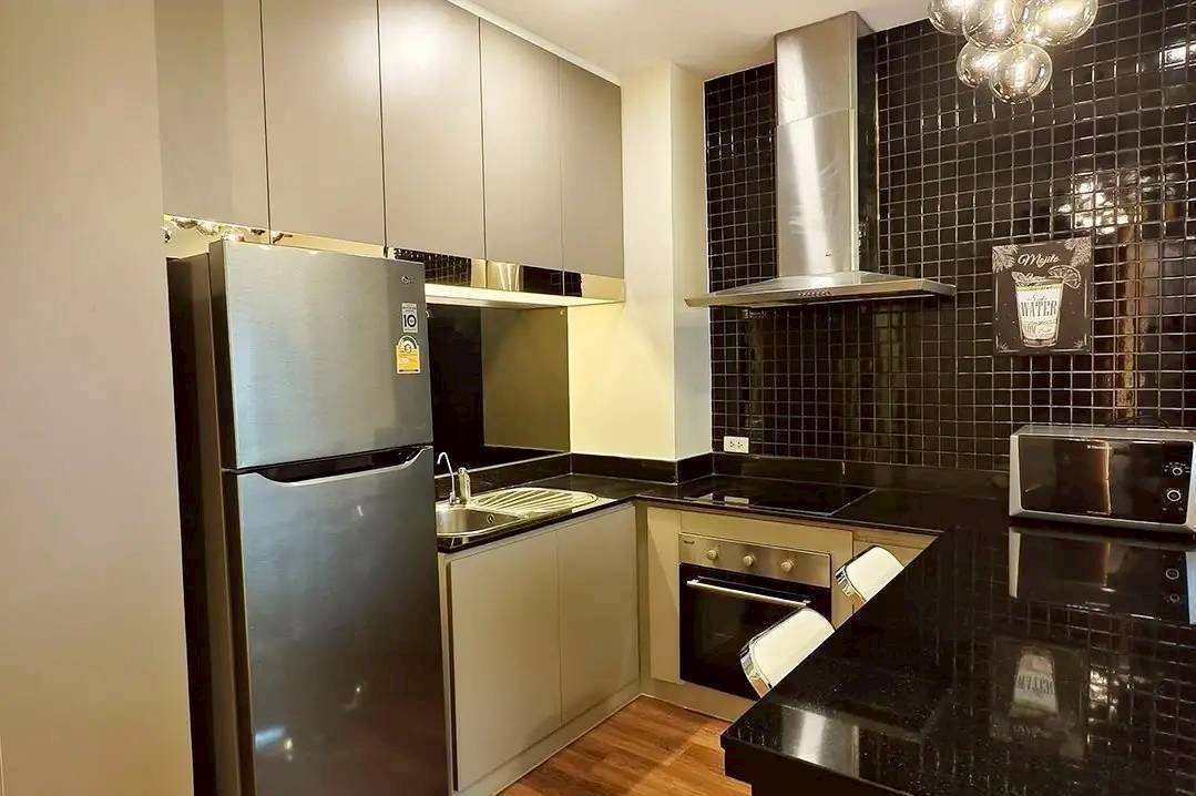 รูป LTHC15013 - Modern Condo Prime Location for Rent Ekkamai | City Lifestyle Best Value | Near BTS Ekkamai | 52,000 THB  - รูปที่ 2/9