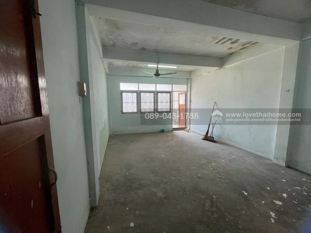 รูป ขายตึกแถว 4.5 ชั้น ซอยแฉล้มนิมิตร5 แยก1 พื้นที่ 16 ตรว. ขายเพียง 5.5 ล้านบาท ทำเลแบบนี้ ขายเพียงเท่านี้ หาที่ไหนไม่ได้อีกแล้วค่ะ - รูปที่ 7/12