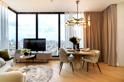 Condos for sale : Ashton Asoke Rama 9, 2 bedrooms, high floor, city view, fully furnished, free transfer day expenses, starting at 15 million baht.