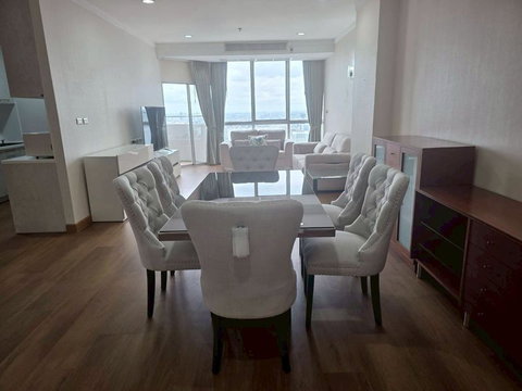 Waterford Diamond 3 Bedroom +maid room for rent