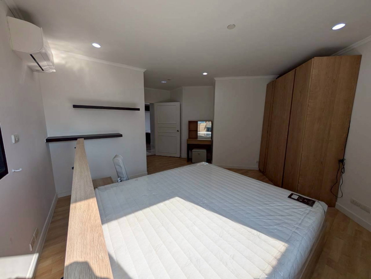 รูป Sathorn Garden✨ BTS Saladeang, Lumpini Park🌳 109 sqm. 2 bedroom 2 bathroom High floor rent 55,000🔥 - รูปที่ 4/9