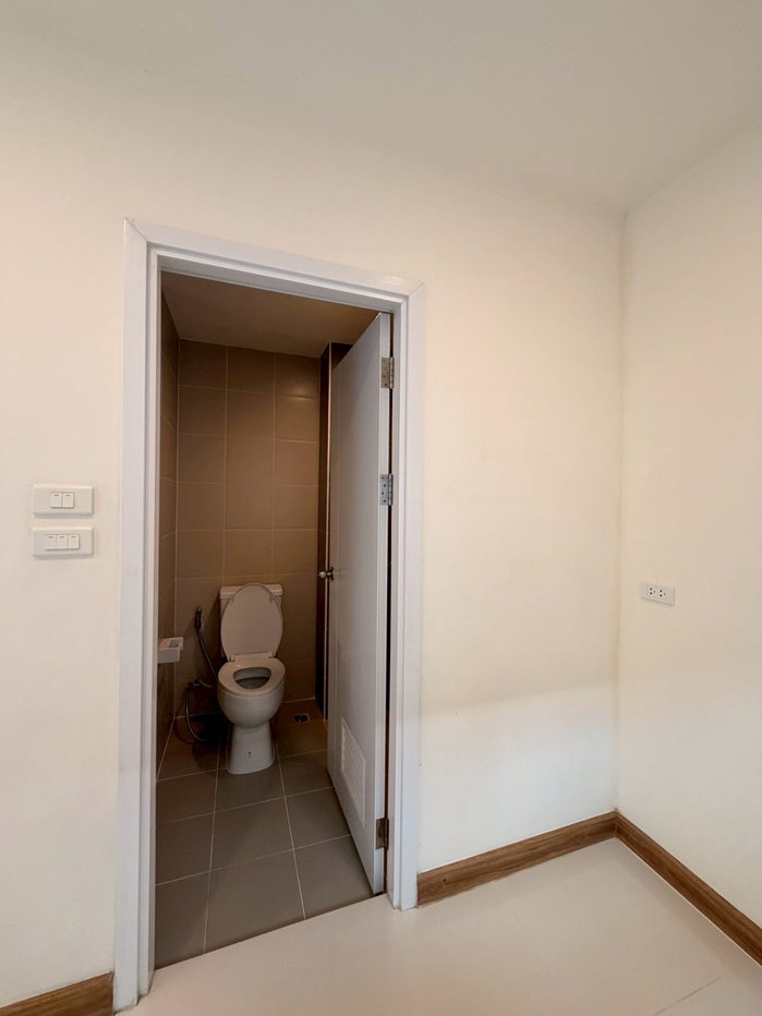 รูป ขายทาวน์โฮม 3 ห้องนอน 2 ห้องน้ำ 2 ที่จอดรถ บ้านสวย แสงสวย  - รูปที่ 8/17