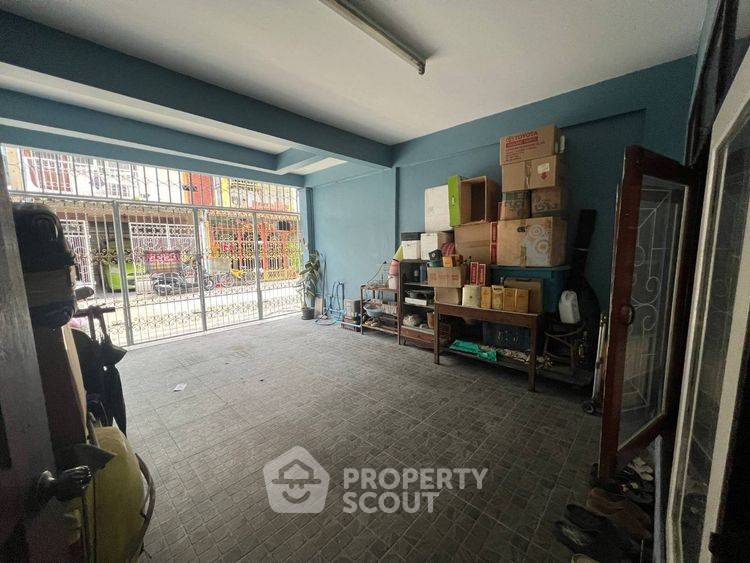 รูป ทาวน์เฮ้าส์ 3-ห้องนอน ใกล้ BTS วุฒากาศ (ID 2775345) - รูปที่ 3/5