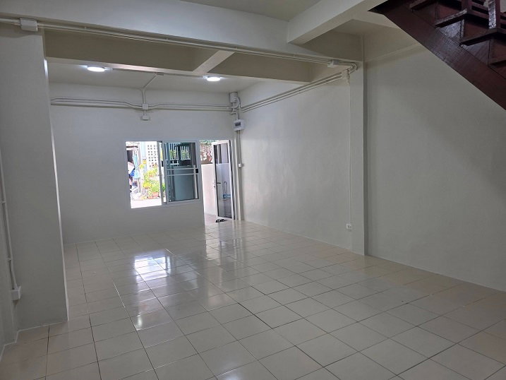 รูป 🏡✨ ทาวน์เฮาส์ทำเลดี “ซอยสามัคคี 19” — เข้าอยู่ได้ คุ้มเกินราคา! ห่างปากซอยเพียง 150 เมตร) - รูปที่ 4/16