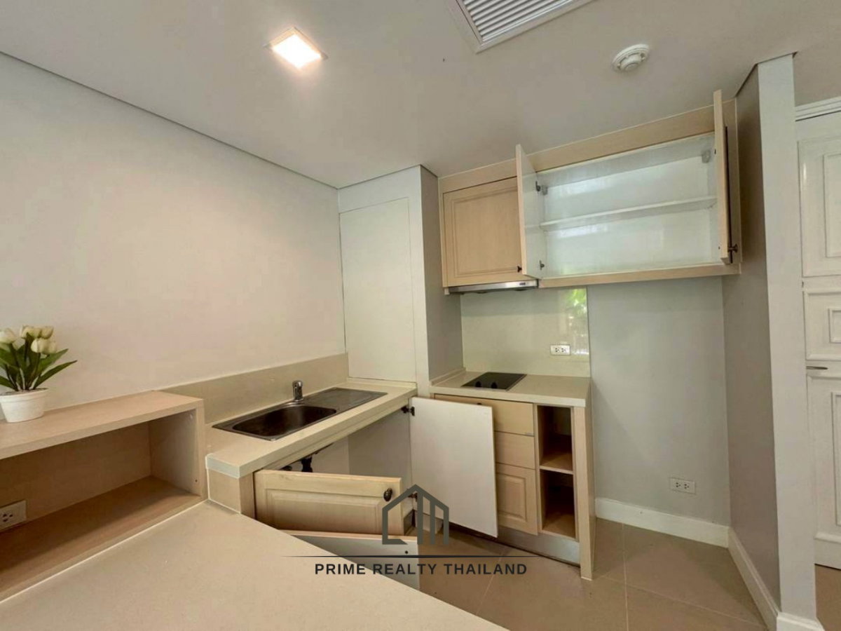 picture Comfortable 1st Floor Condo with Garden View - 11/17