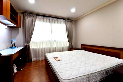 Condos for rent : [Condo for Rent Premium Location! P-47518] Lumpini Suite Sukhumvit 41 near BTS Phrom Phong 085-592-2897 Line: @easythaihome