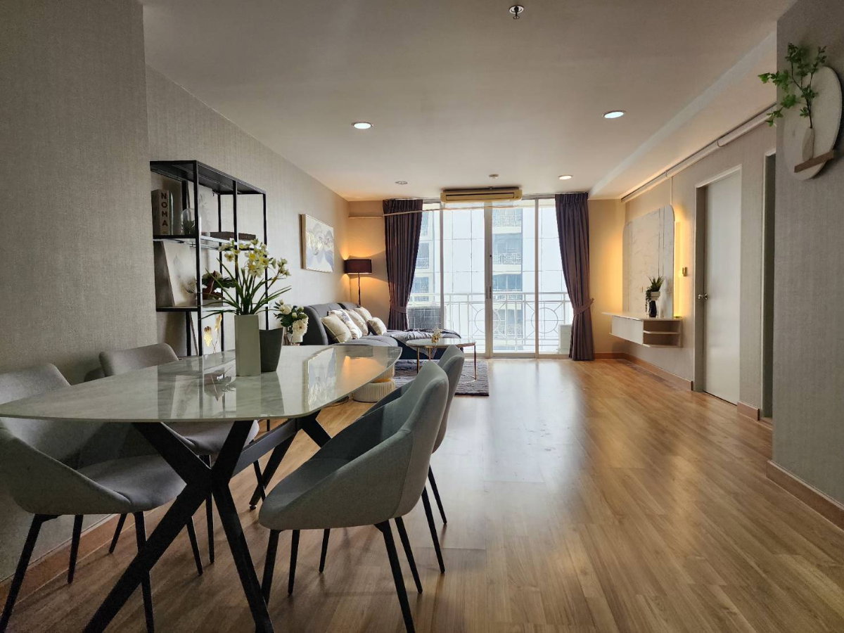 picture Asoke Place 2 Bedroom for rent . - 11/14