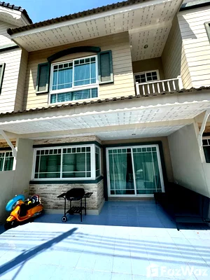 Townhouses for sale Chonburi : Townhouse for Sale 6186039