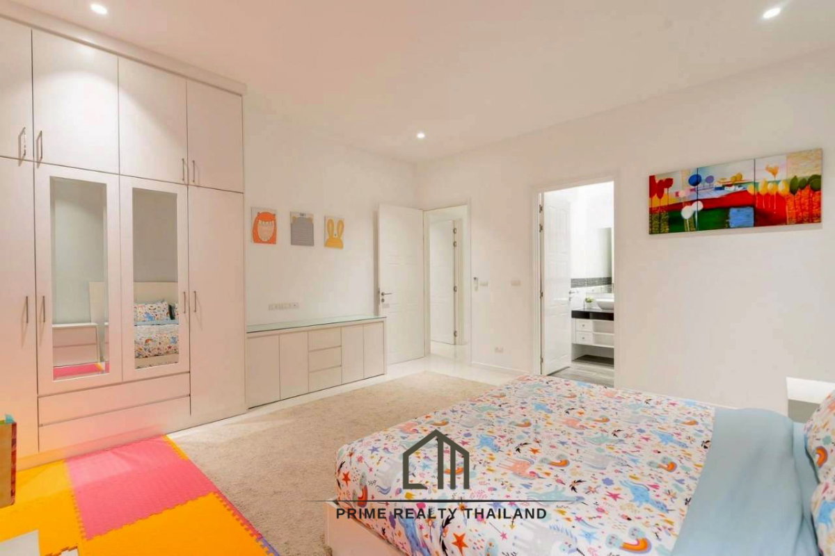 รูป พูลวิลล่าหรูสุดเอ็กซ์คลูซีฟ พร้อมสระอินฟินิตี้และสวนส่วนตัวขนาดใหญ่ - รูปที่ 24/29