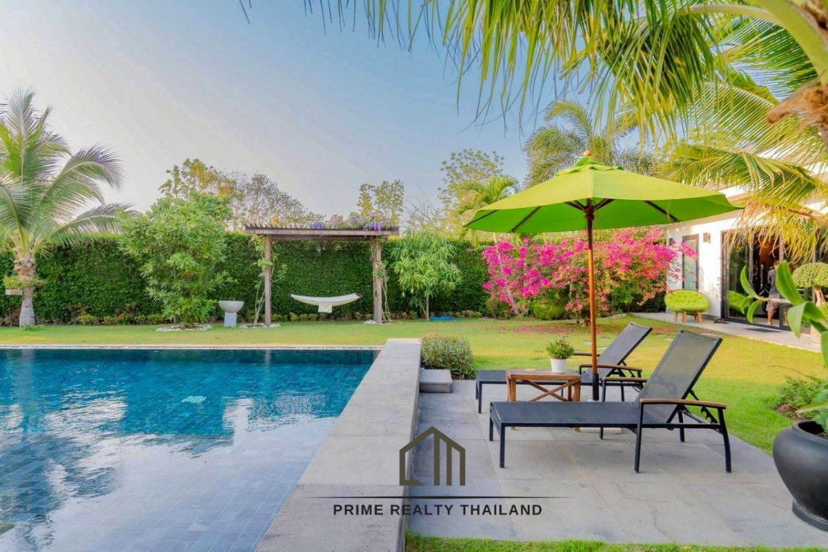 รูป พูลวิลล่าหรูสุดเอ็กซ์คลูซีฟ พร้อมสระอินฟินิตี้และสวนส่วนตัวขนาดใหญ่ - รูปที่ 5/29