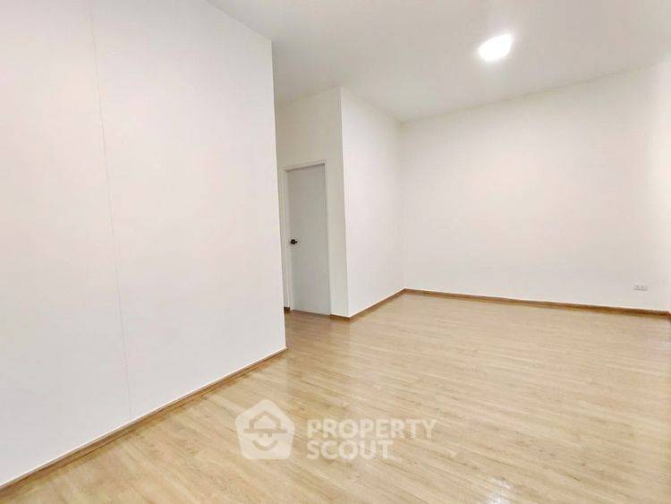 รูป ทาวน์เฮ้าส์ 2-ห้องนอน ใน เสาธงหิน (ID 2811642) - รูปที่ 11/13