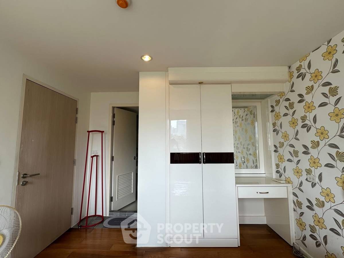 รูป คอนโด 1-ห้องนอน ที่ โฟคัส ออน ศาลาแดง คอนโดมิเนียม ใกล้ MRT สีลม (ID 2040172) - รูปที่ 2/9