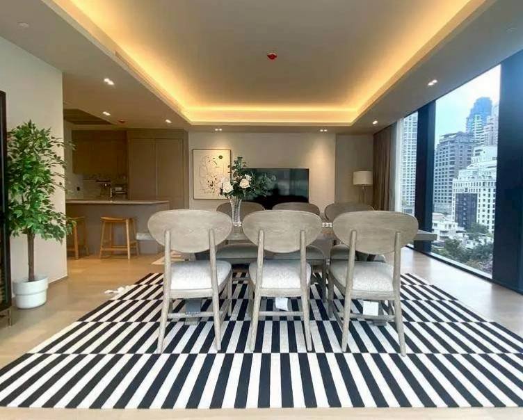 รูป LTH15012 – Luxury Condo Pet-Friendly for Rent Ploenchit | City Lifestyle Best Value | Near BTS Ploenchit | 160,000 THB | คอนโดให้เช่า เพลินจิต เลี้ยงสัตว์ได้ ไลฟ์สไตล์เมือง คุ้มค่า ใกล้ BTS เพลินจิต - รูปที่ 3/6