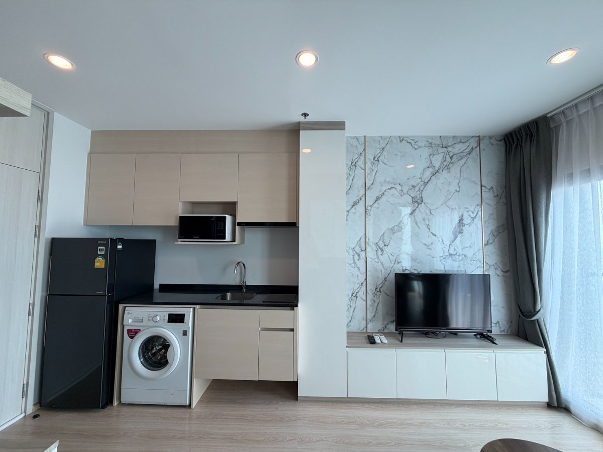 รูป ปล่อยเช่า คอนโดตกแต่งพร้อมอยู่ ใกล้MRT ศูนย์วัฒนธรรมฯ | Noble Revolve  Ratchada 2 | ชั้นสูง ใกล้ Central พระราม 9 , ห่างจาก True Tower เพียง350 เมตร - รูปที่ 7/9