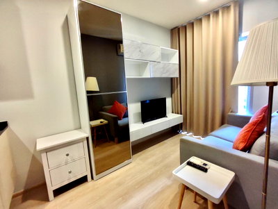 Condos for rent : Condo for rent : Noble Revolve Ratchada1 1 Bedroom High floor Fully furnished Digital door lock near MRT Cultural Centre 
