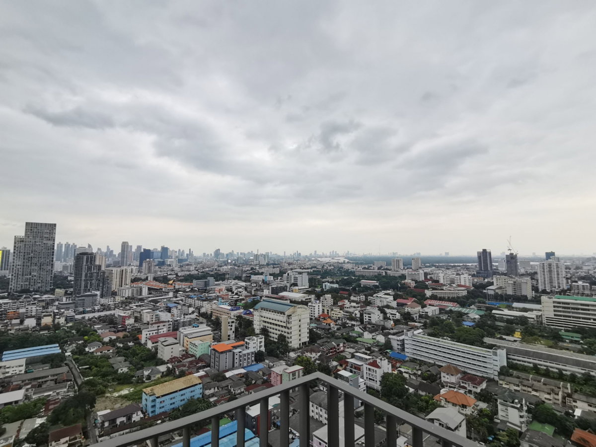 รูป Available for rent! Nara9 Condominium for 2 Bedroom with 80sqm [Corner river view unit]. Fully Furnished ready to move in. - รูปที่ 6/17